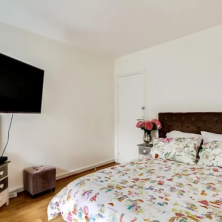 Spacious Parisian Flat - Eiffel Tower Apartamento París