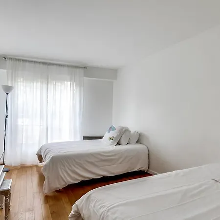Spacious Parisian Flat - Eiffel Tower
